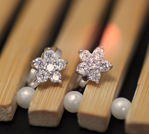 Cute Snowflake Ear Cuffs and Earrings
