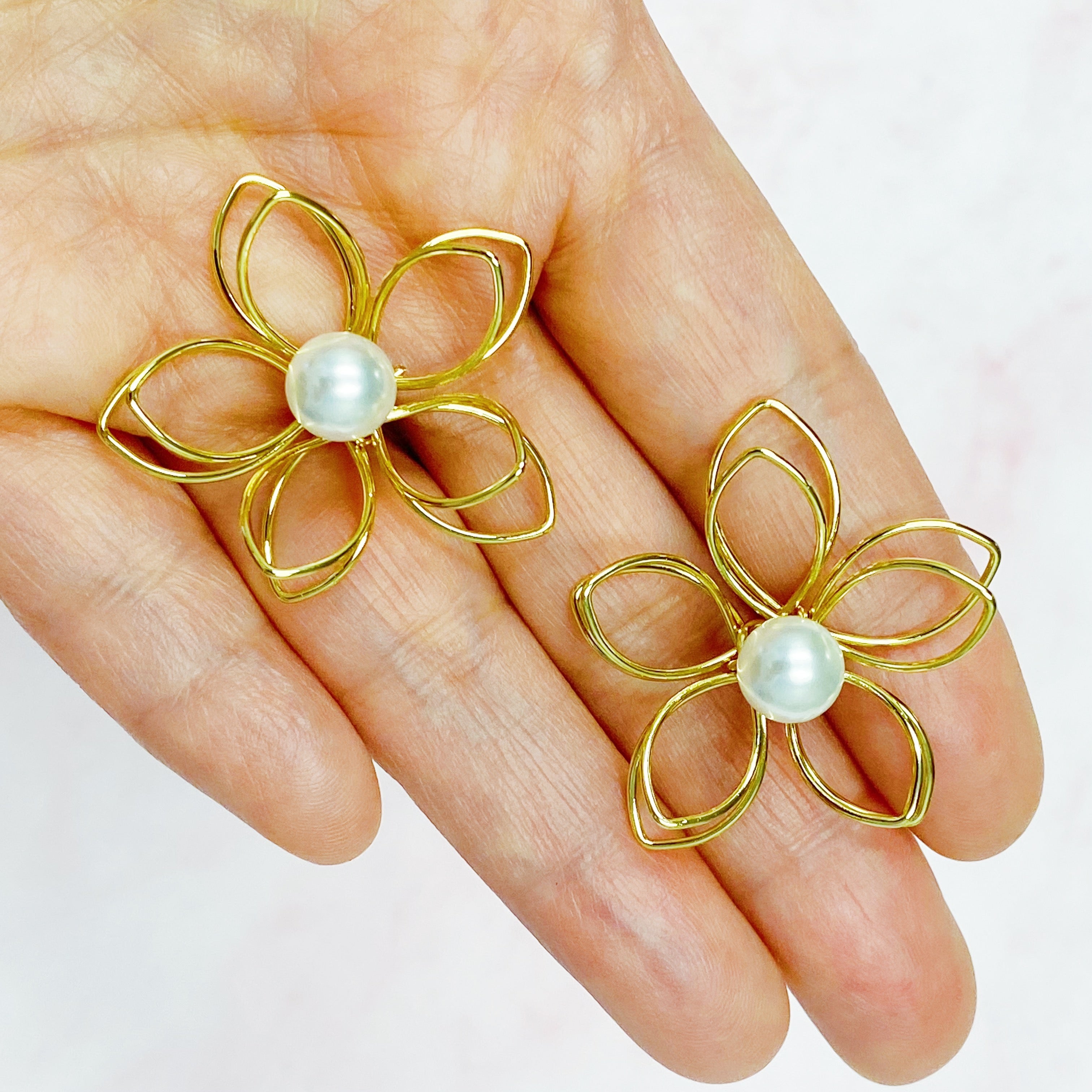 Flower Art With Pearl Stud Earrings