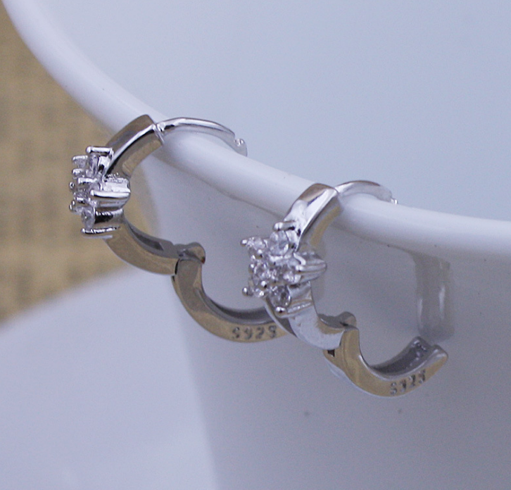 Cute Snowflake Ear Cuffs and Earrings