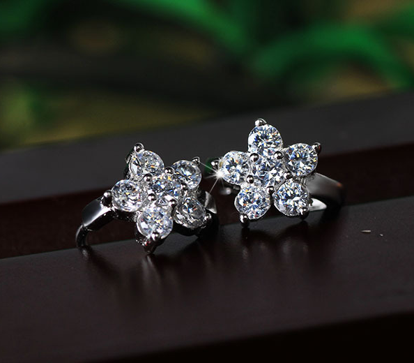 Cute Snowflake Ear Cuffs and Earrings
