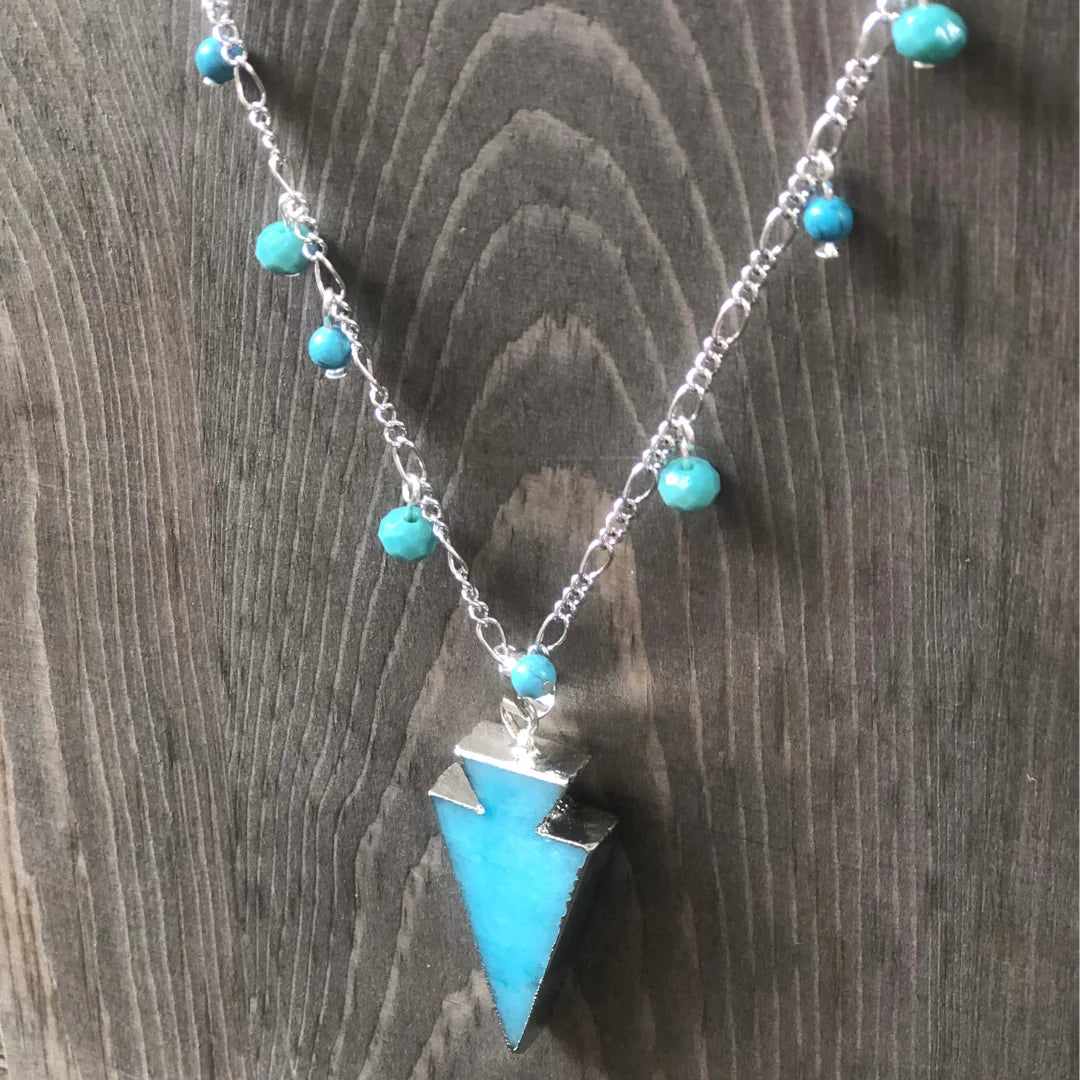 Crystal Arrow Necklace – Elegant Silver Statement Jewelry