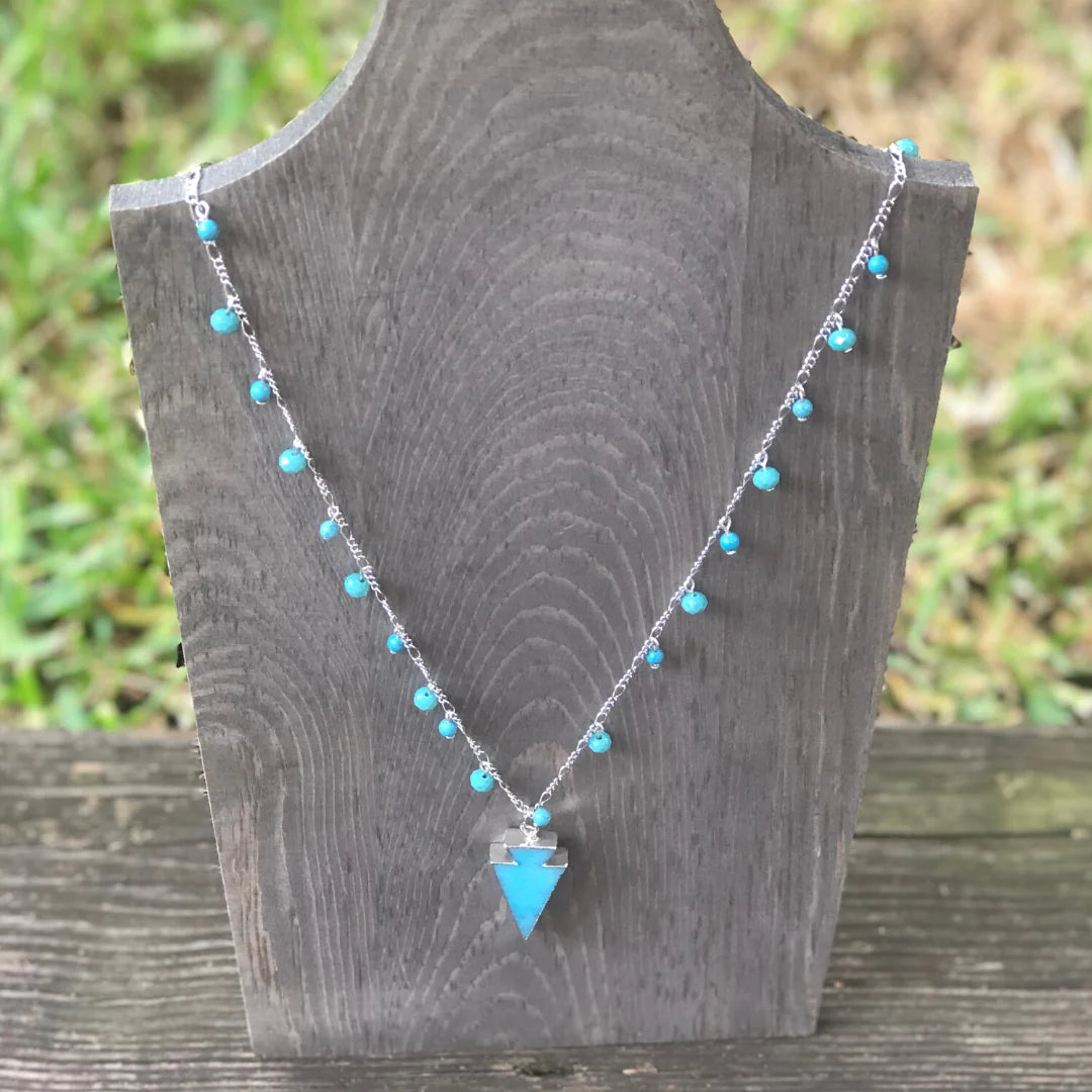 Crystal Arrow Necklace – Elegant Silver Statement Jewelry