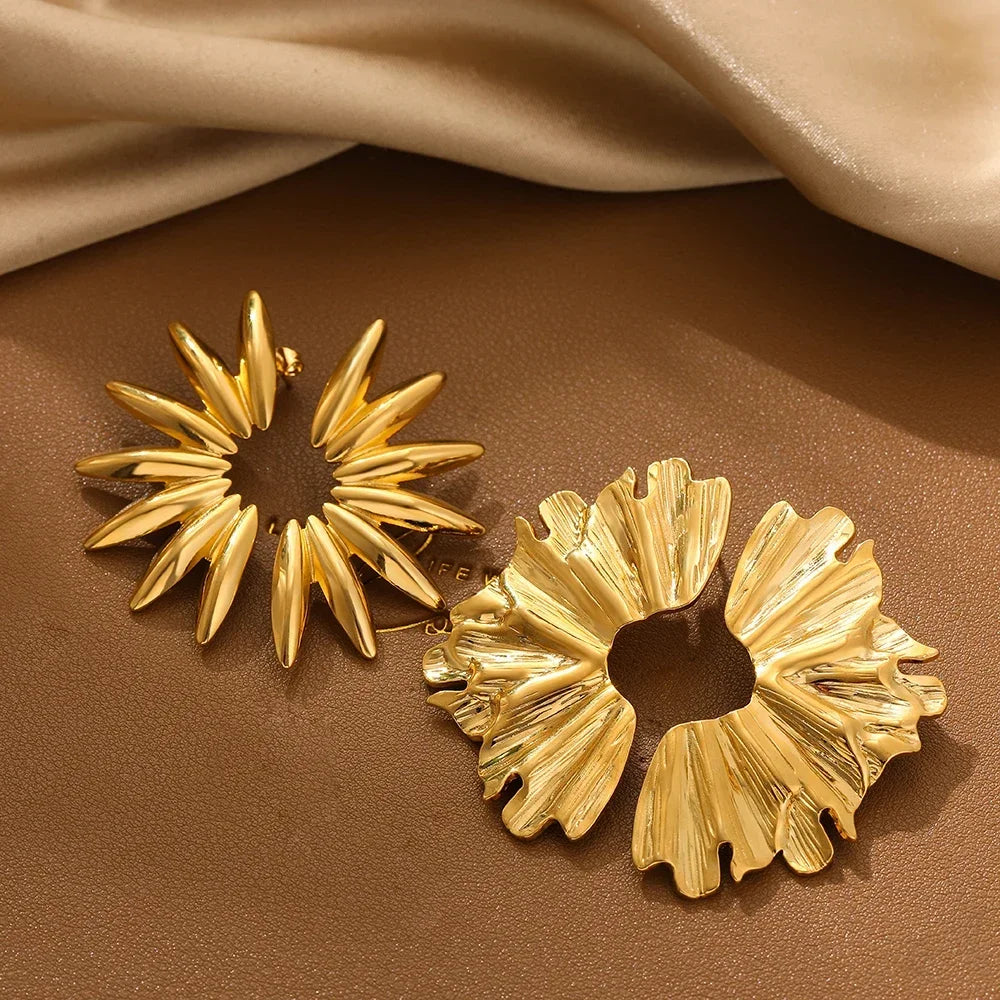 Creative Gold Plated Fan-shaped Stud Earrings for Women Unique Statement Gold Color Leaf Earrings Daily Waterproof Jewelry