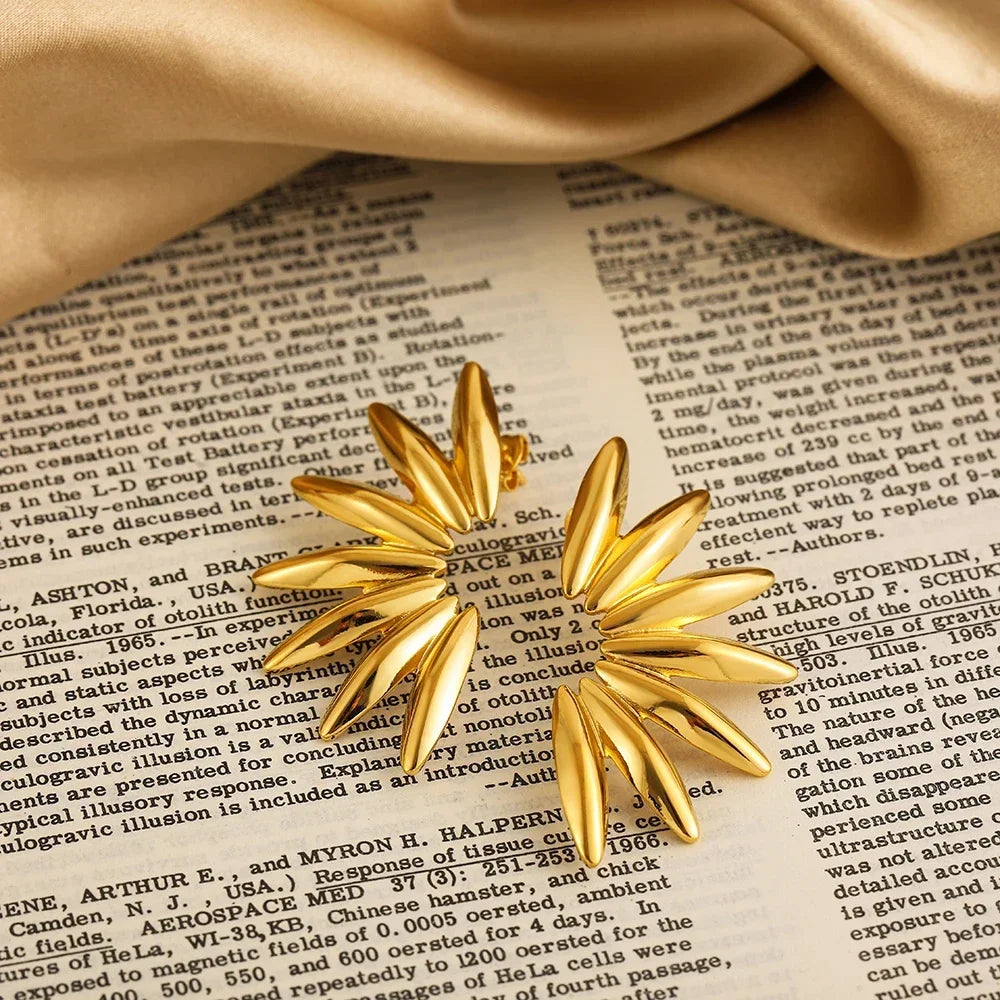 Creative Gold Plated Fan-shaped Stud Earrings for Women Unique Statement Gold Color Leaf Earrings Daily Waterproof Jewelry