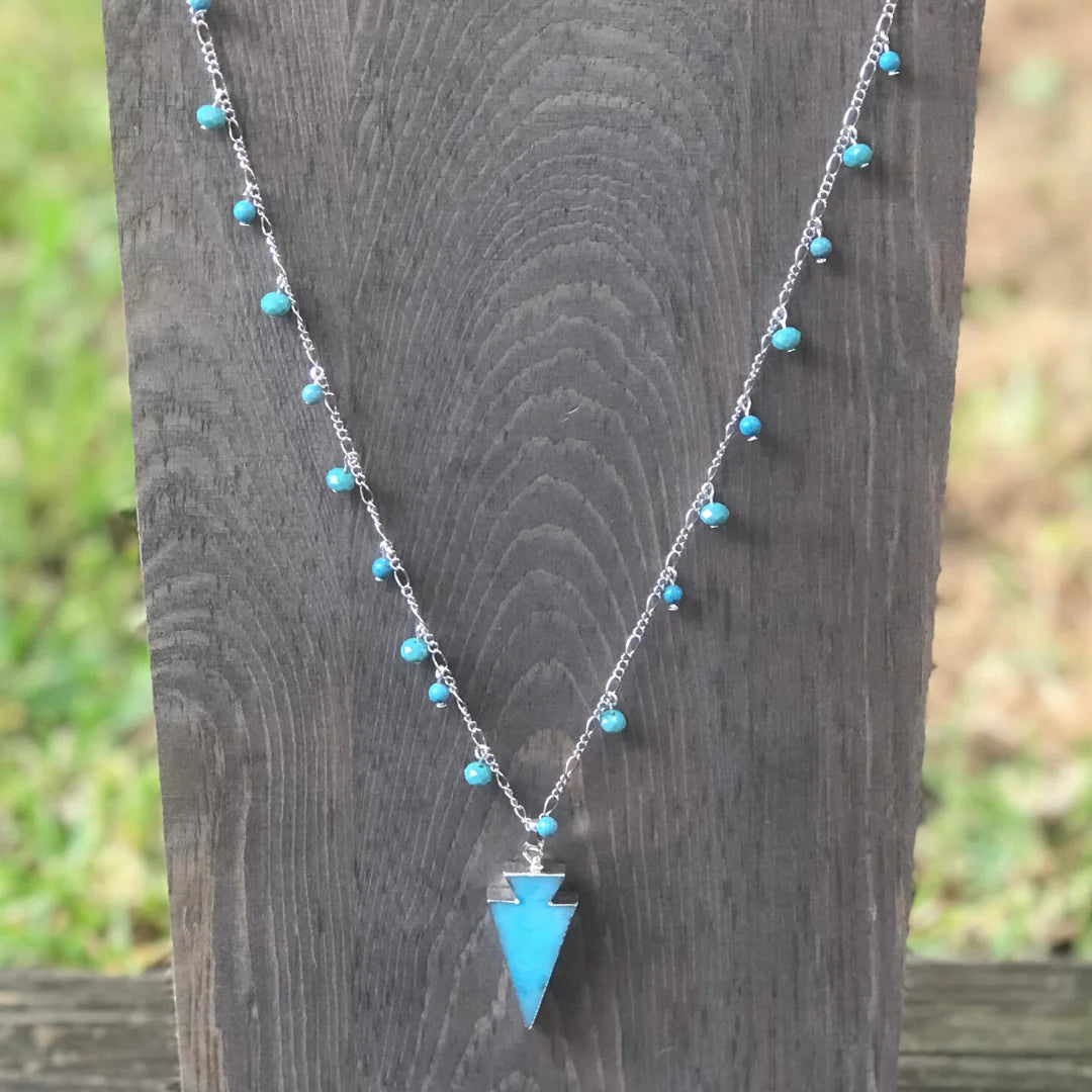 Crystal Arrow Necklace – Elegant Silver Statement Jewelry